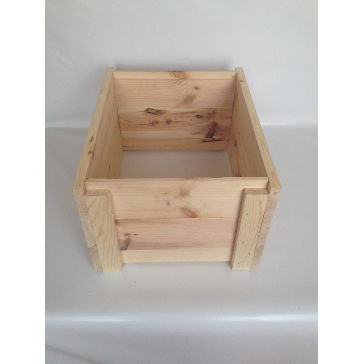 Hunor  műlépes keretekkel