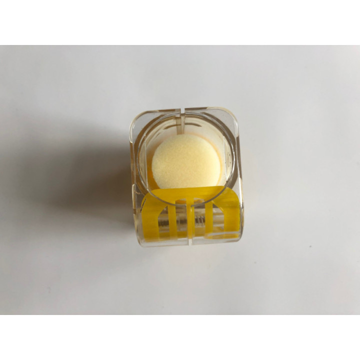 Anyajelölő készülék