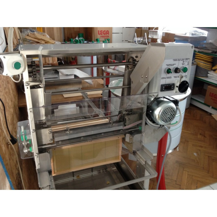 Rezgőkéses fedelező gép